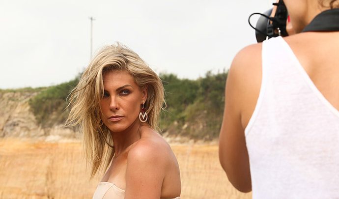 Ana Hickmann fotografa para Rommanel